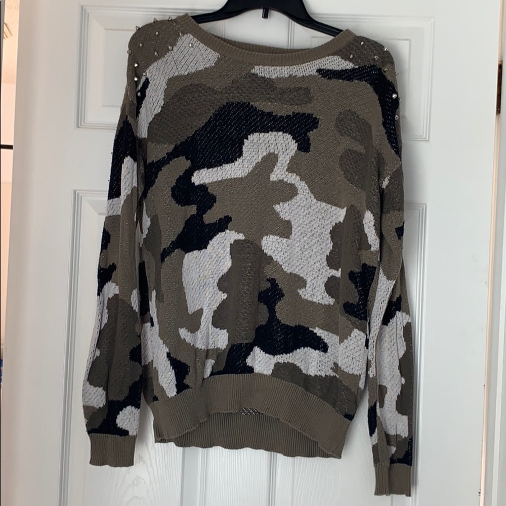 High low camo sweater